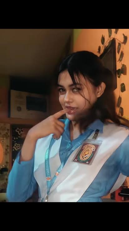 ঢাকা ভিকারুননিসা নূন স্কুল অ্যান্ড কলেজ ছাত্রী স্নেহা মনির ভাইরাল ভিডিও , Sneha Moni Viral Video